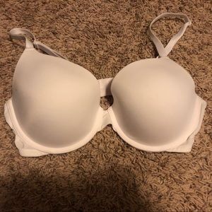 VS Pink lightly lined bra
